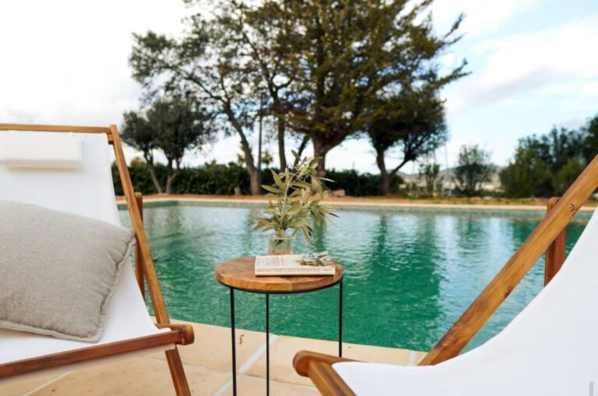Boutique hotel cashflow tapas wine